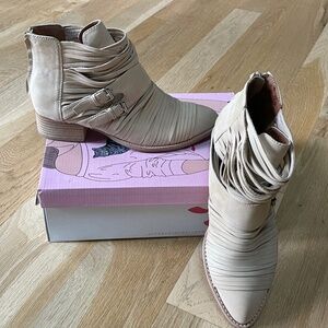 JEFFREY CAMPBELL Nubuck Beige Bootie - sz 10